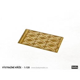 9 ks leptaných výstražných křížů. 